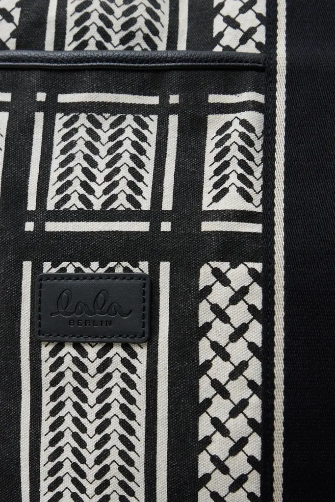 Lala Berlin East West Tote Merge canvas heritage stripe black Sonderangebote