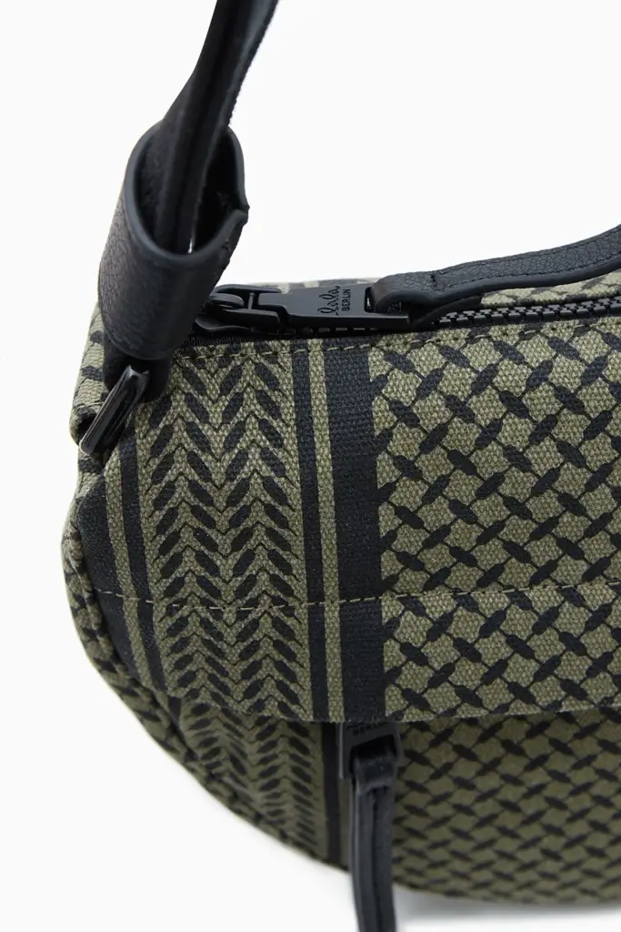 Lala Berlin Crossbody Melly canvas olive/black Neueste Stile