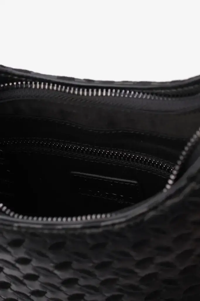 Lala Berlin Crossbody Moni vegan leather heritage embroidery black Nur noch ein Tag übrig