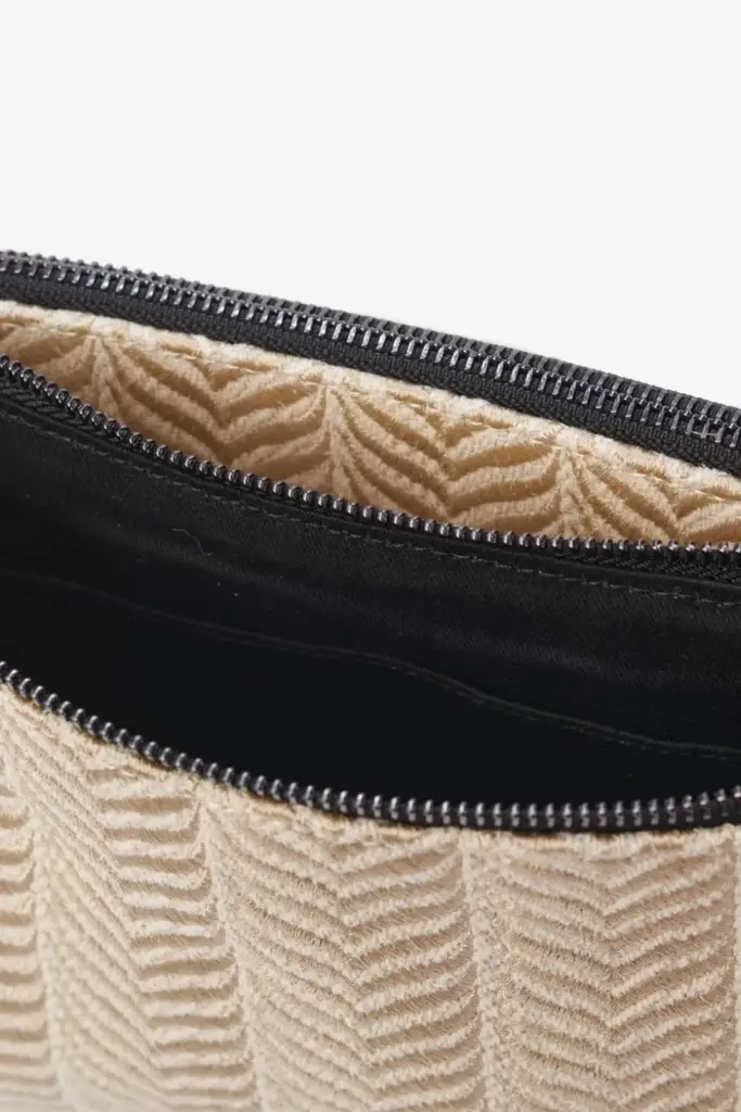 Lala Berlin Crossbody Pouch Marte canvas chevron cream 2025