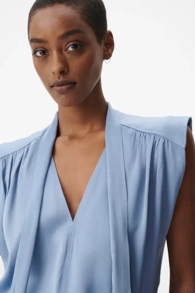 Lala Berlin Top Tracey viscose mix faded denim Fabrikladen