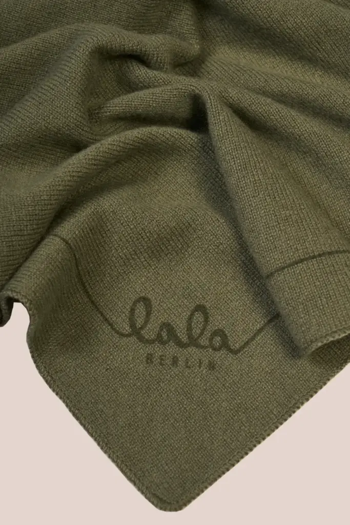 Lala Berlin Triangle Solid XS cashmere leaf Begrenztes Angebot
