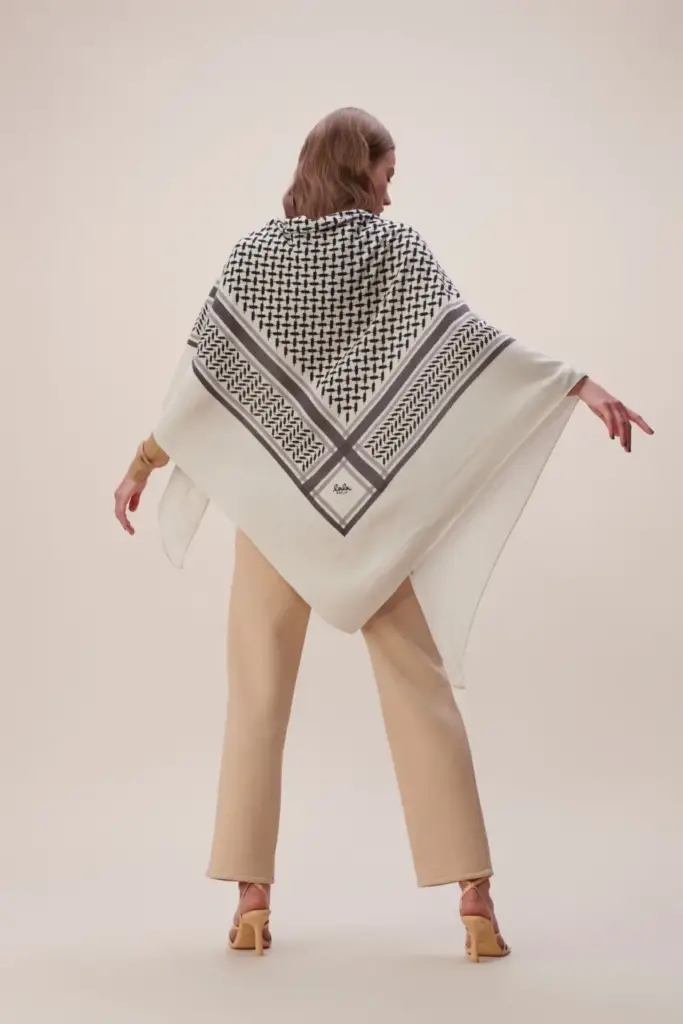 Lala Berlin Triangle Trinity Classic L cashmere off white Online Shopping