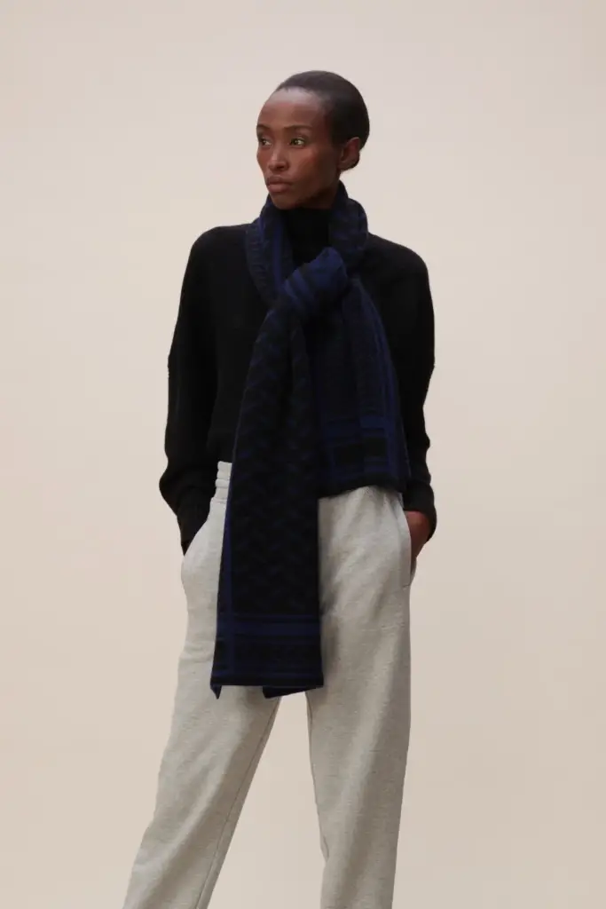 Lala Berlin Scarf Chuck cashmere dark blue Muttertagsangebot