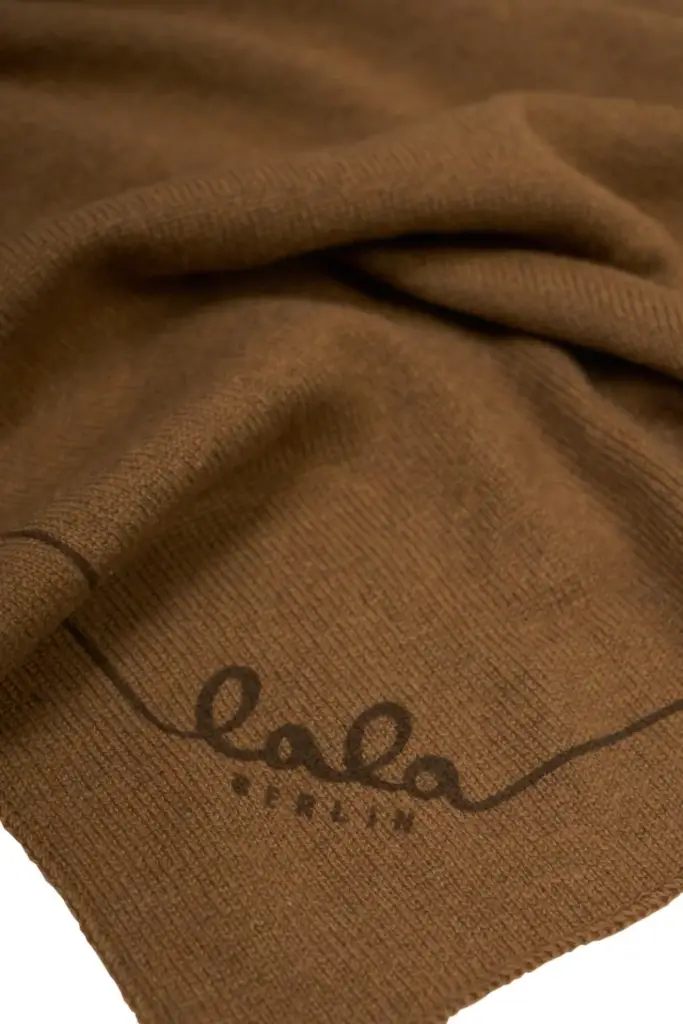 Lala Berlin Triangle Solid M cashmere mocca VIP-Rabatte