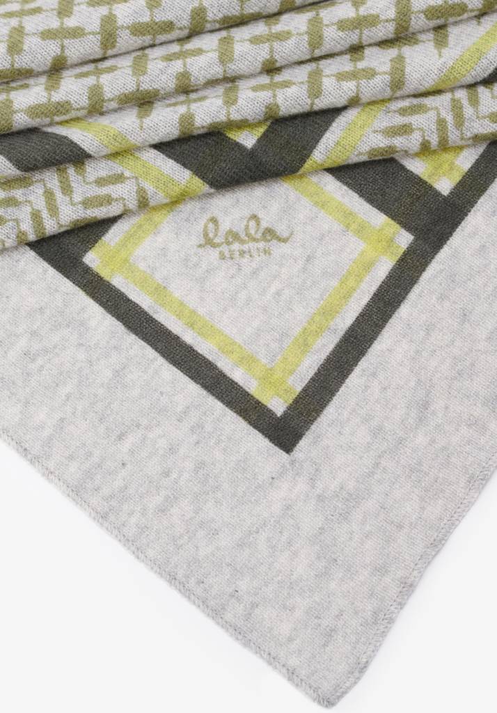 Lala Berlin Triangle Trinity cashmere cream/olive Zeitbegrenzte Promotion