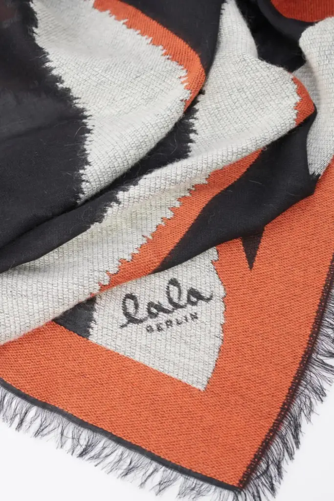 Lala Berlin Triangle Ajen wool mix bold zebra black Black Friday Preise
