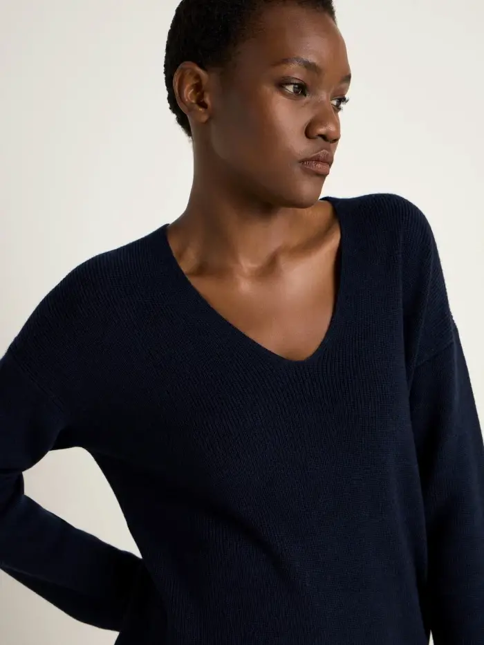 Lanius Pullover mit V-Ausschnitt (GOTS) Osterangebot