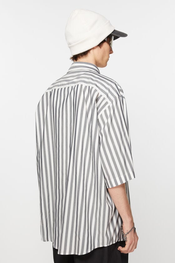 Acne Studios Gestreiftes Hemd mit Knopfleiste Hotsell