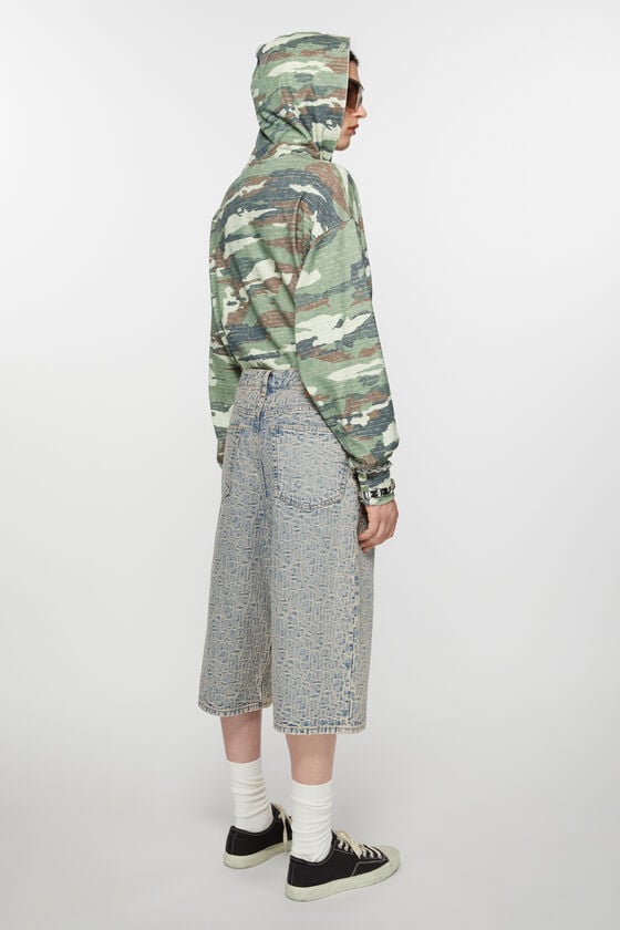 Acne Studios Denim-Shorts mit Monogramm – lockere Passform Osterangebot