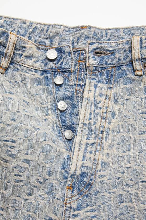 Acne Studios Denim-Shorts mit Monogramm – lockere Passform Osterangebot