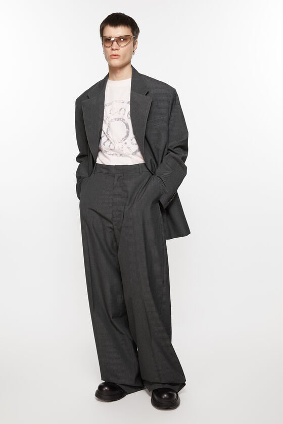 Acne Studios Figurnahe Hose Neuheiten