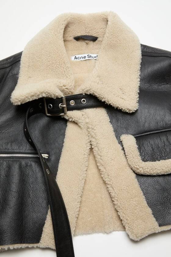 Acne Studios Jacke aus Shearling mit Schnalle Muttertagsangebot