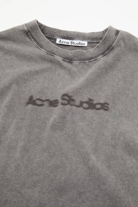 Acne Studios Verschwommenes Logo-T-Shirt - Entspannte Unisex-Passform 50% Rabatt für begrenzte Zeit