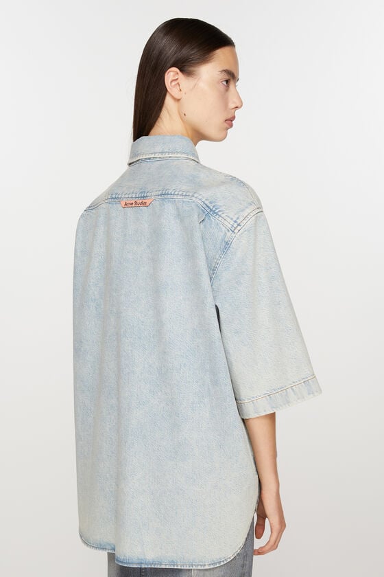 Acne Studios Denimhemd mit Knopfleiste – Lockere Passform Rabatte dieses Monats
