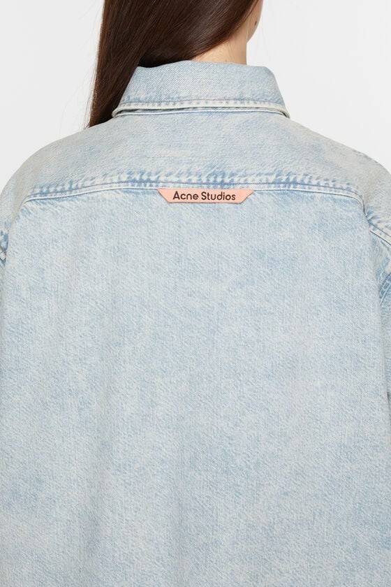 Acne Studios Denimhemd mit Knopfleiste – Lockere Passform Rabatte dieses Monats