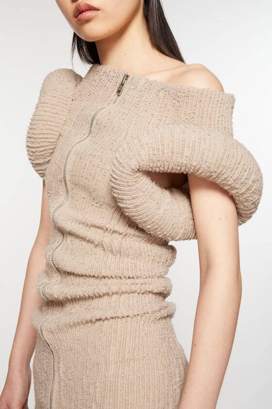 Acne Studios Asymmetric knit dress Laufsteg-Show Neueste Mode