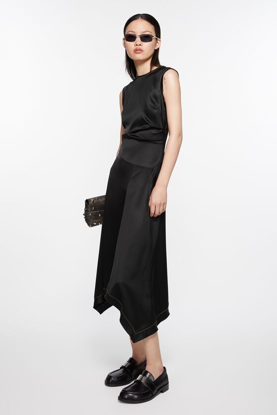Acne Studios Ärmelloses Kleid aus Satin Neuheiten