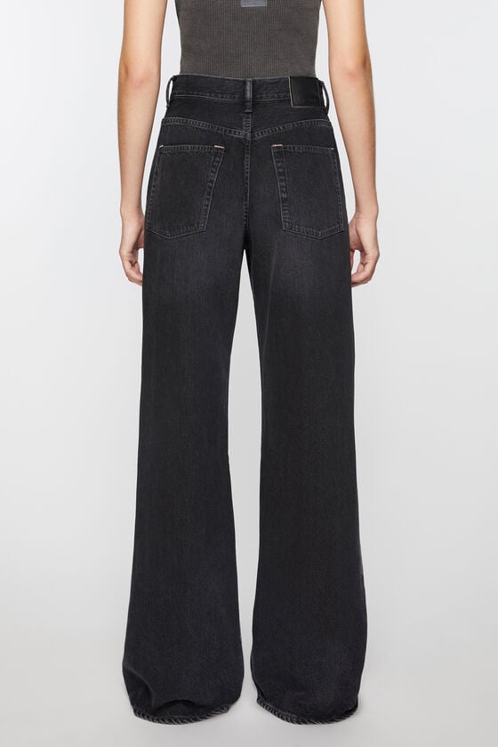 Acne Studios Jeans in lockerer Passform – 2022F Im Verkauf