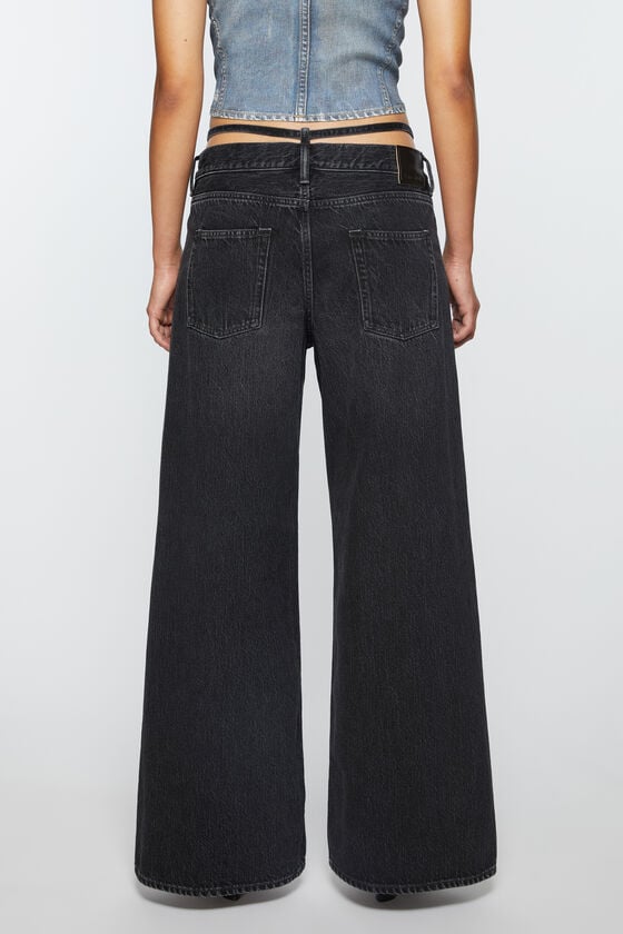 Acne Studios Jeans mit normaler Passform – 2004 Rabatte dieses Monats