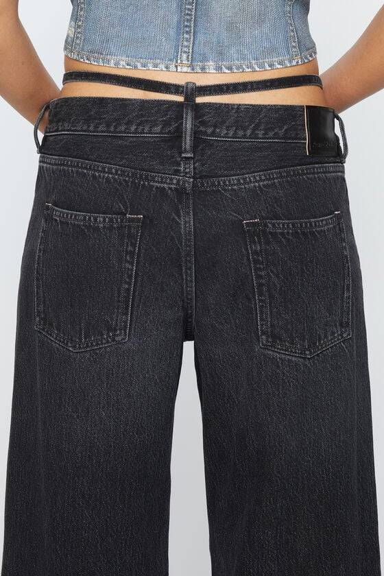 Acne Studios Jeans mit normaler Passform – 2004 Rabatte dieses Monats