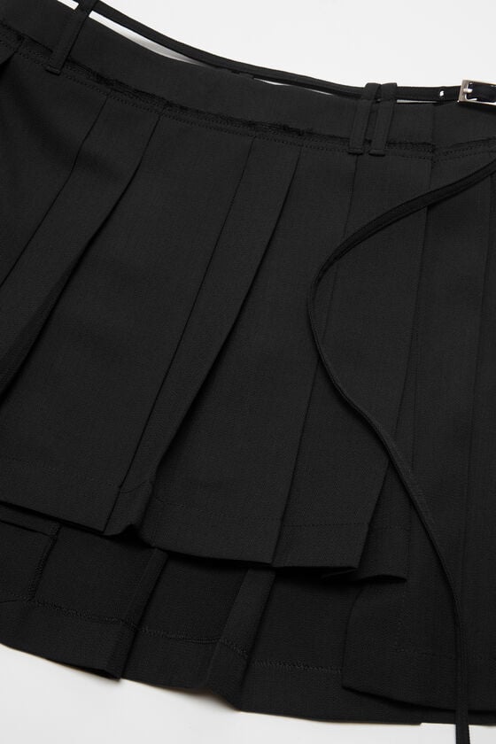 Acne Studios Asymmetrischer Faltenrock Jubiläumsangebot