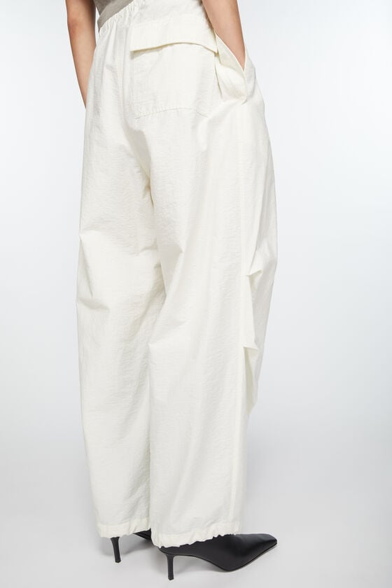 Acne Studios Hose in lockerer Passform Speichern exportieren