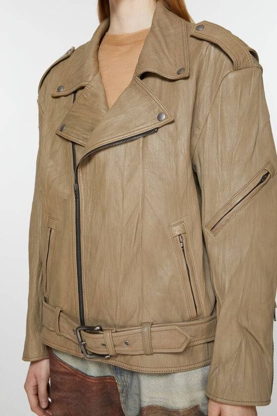 Acne Studios Bikerjacke aus zerknittertem Leder Saisonschlussverkauf
