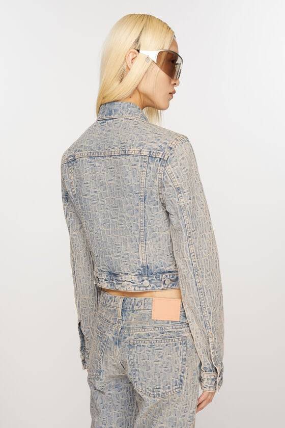 Acne Studios Jeansjacke mit Monogramm – Taillierte Passform Cyber Monday