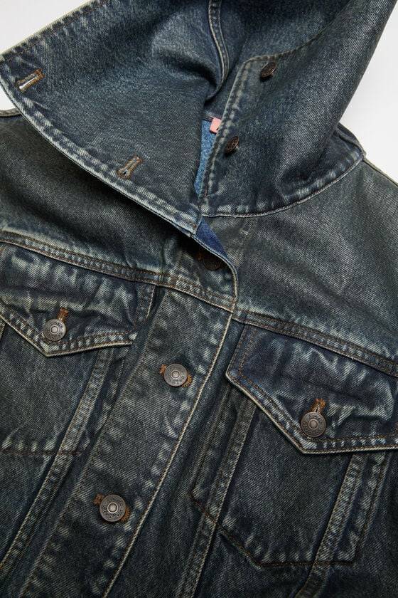Acne Studios Beschichtete Jeansjacke Laufsteg-Show Neuheiten
