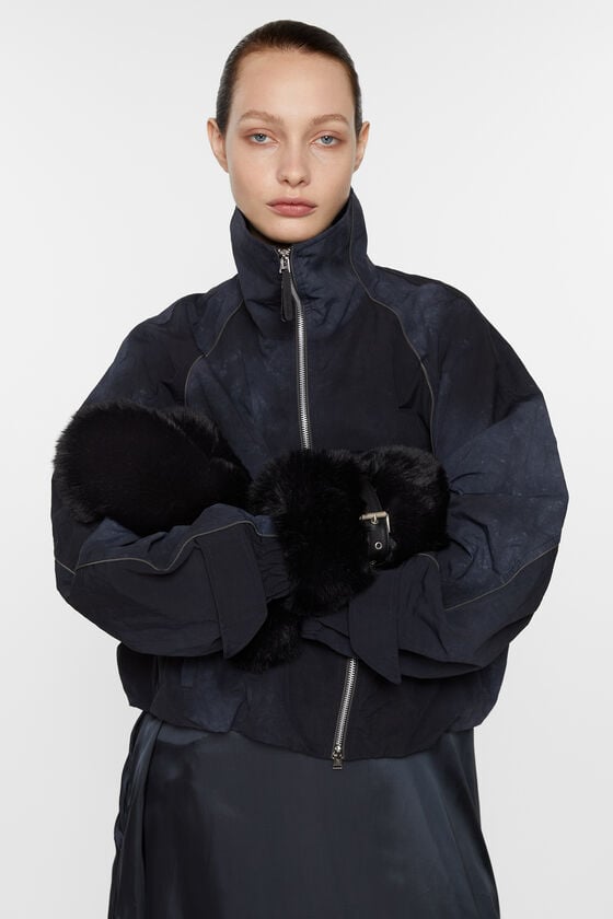 Acne Studios Flauschige Fäustlinge mit Schnalle 50% Rabatt mit kostenlosem Versand