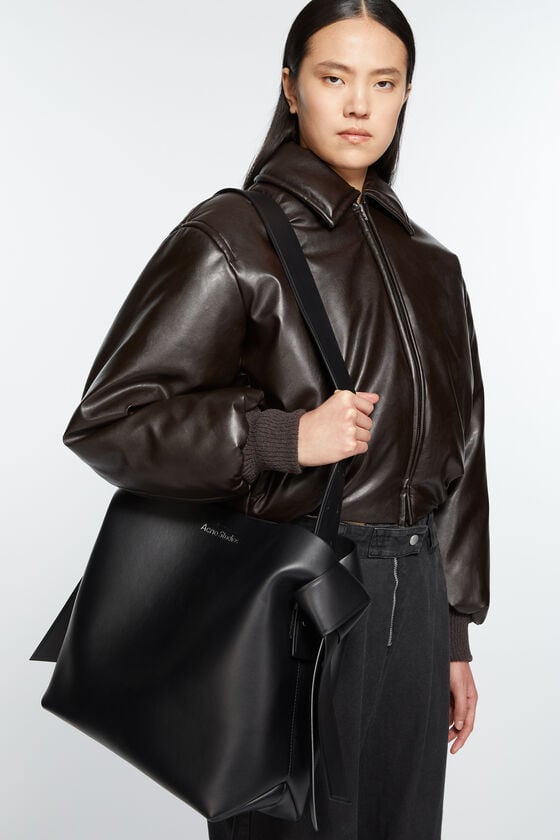 Acne Studios Musubi Midi Schultertasche Begrenzt auf 3 Tage