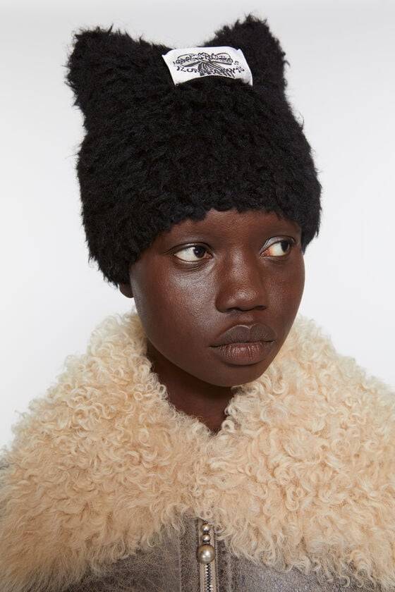 Acne Studios Fluffy square beanie Black Friday Preise