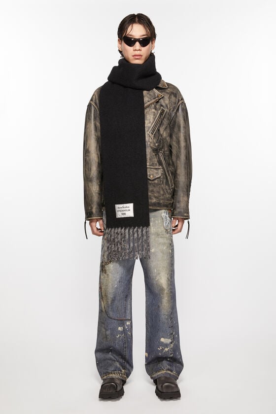 Acne Studios Fransen-Schal mit Logo Rabatte dieses Monats