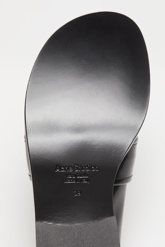 Acne Studios Slipper aus gebürstetem Leder 2025