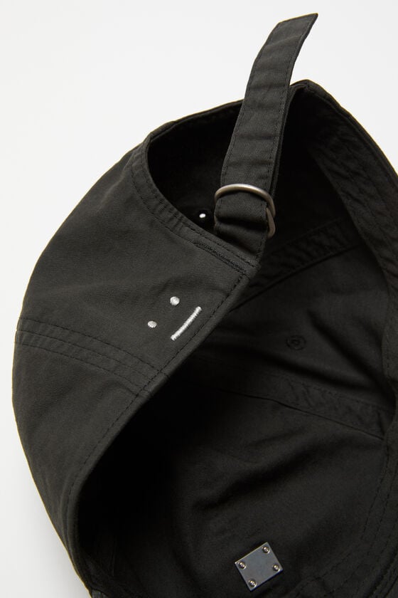 Acne Studios Kappe mit aufgesetztem Face-Aufnäher aus Metall Begrenztes Angebot