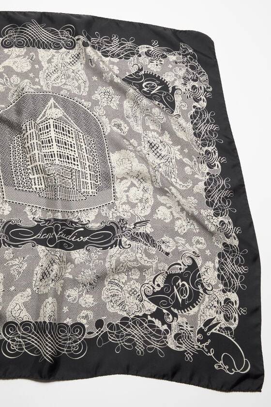 Acne Studios Quadratischer Seidenschal Valentinstagsangebot