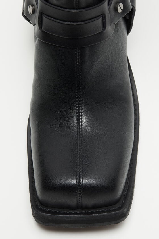 Acne Studios Pull-On-Stiefel mit Schnalle Lagerräumung