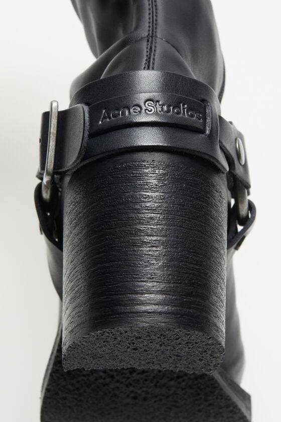 Acne Studios Pull-On-Stiefel mit Schnalle Lagerräumung