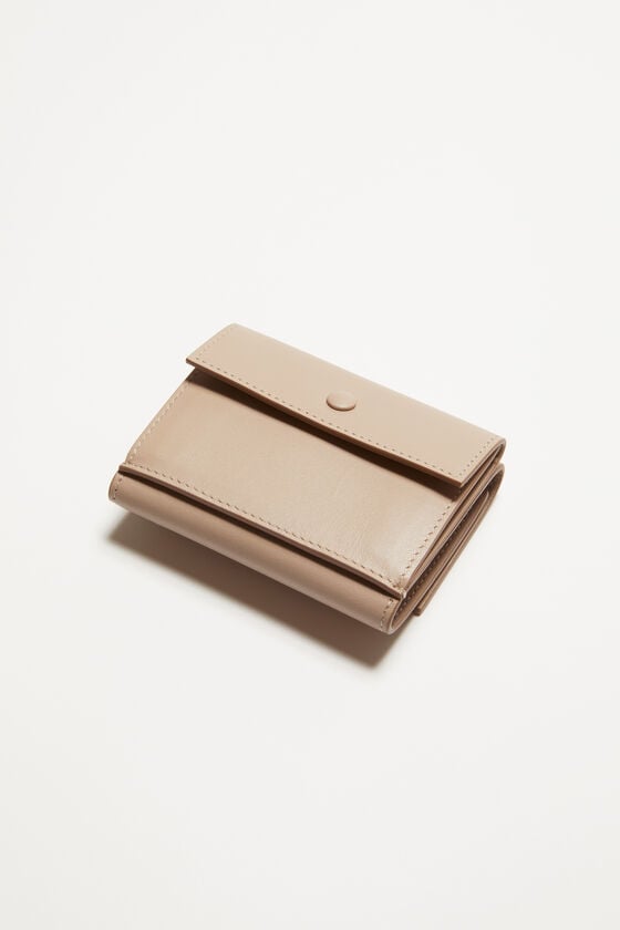 Acne Studios Dreifach-Geldbörse aus Leder Blitzangebot