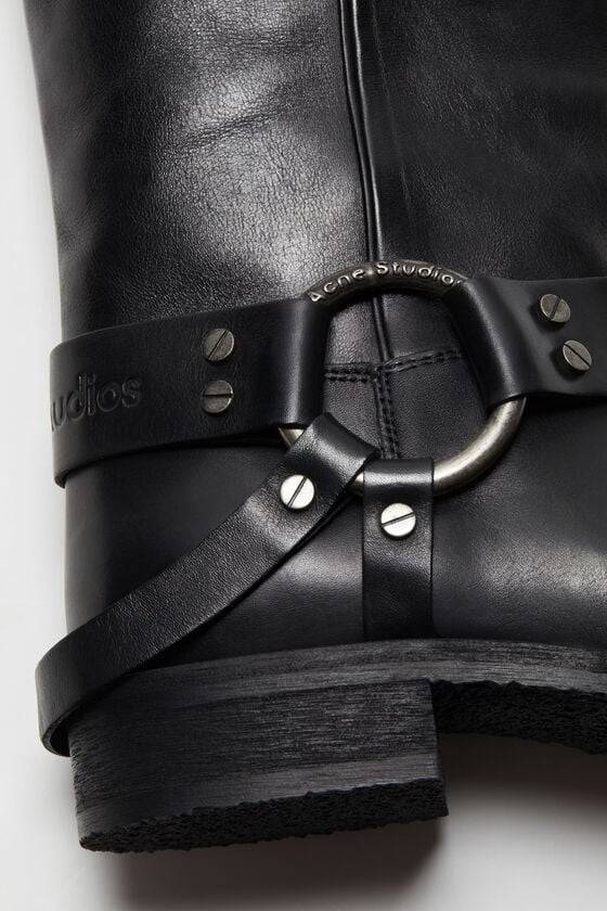 Acne Studios Lederstiefel mit Schnalle Neuheiten