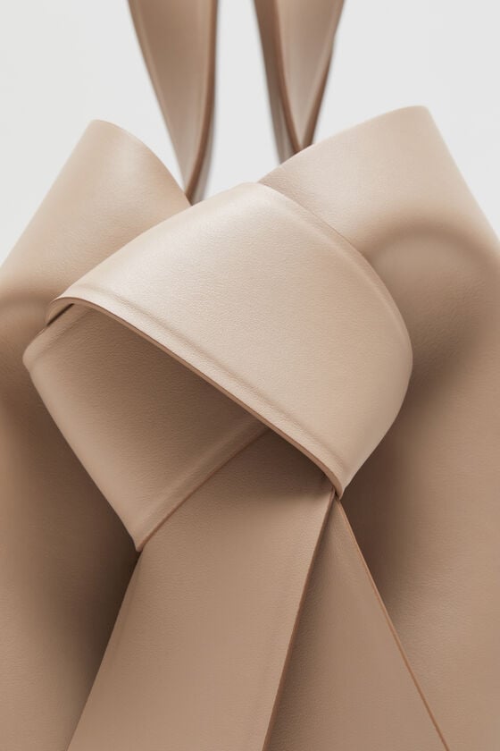 Acne Studios Musubi Midi-Tote Tägliche Deals