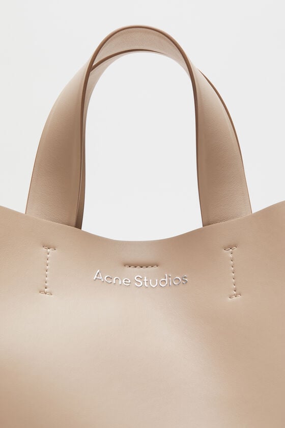 Acne Studios Musubi Midi-Tote Tägliche Deals