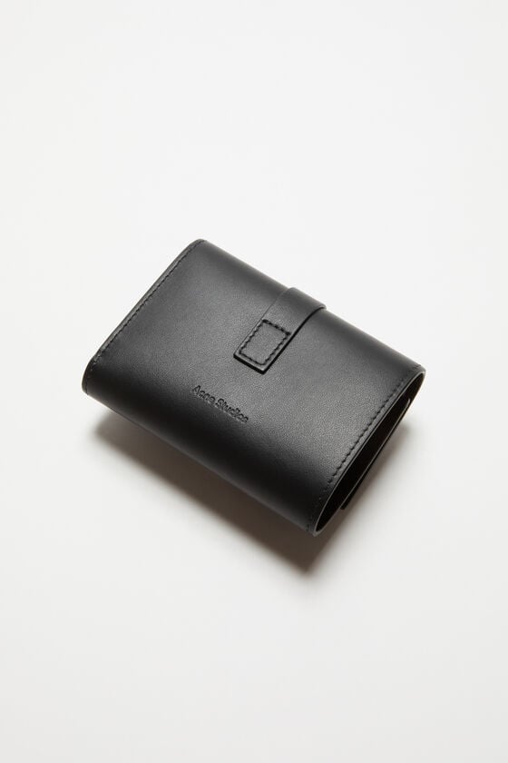 Acne Studios Gefaltete Musubi-Geldbörse Bis zu 65% Rabatt
