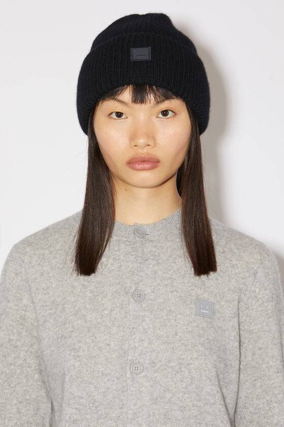 Acne Studios Beanie mit kleinem Face-Logo 50% Rabatt mit kostenlosem Versand