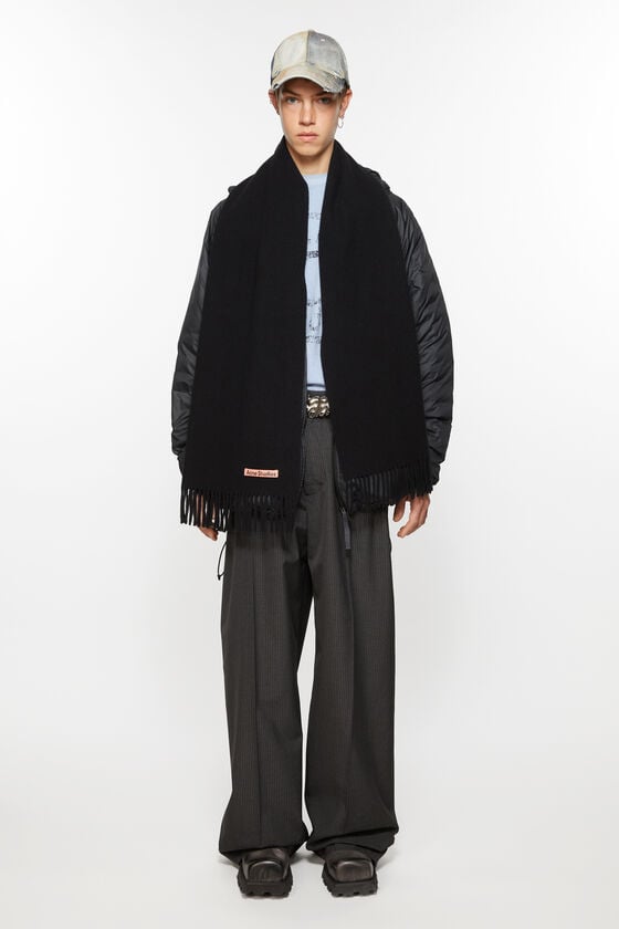 Acne Studios Schmaler Fransen-Schal aus Wolle Speichern exportieren