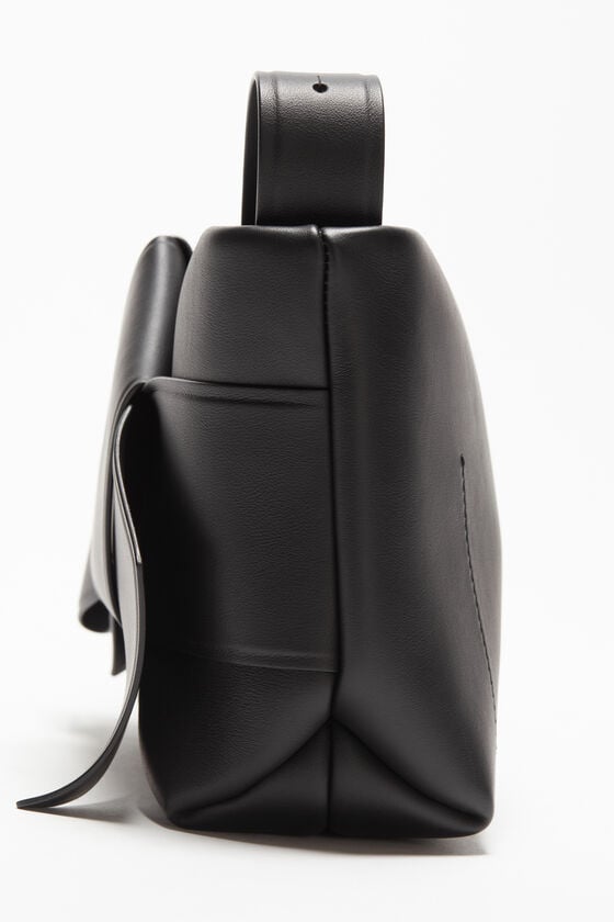 Acne Studios Musubi Schultertasche Im Verkauf