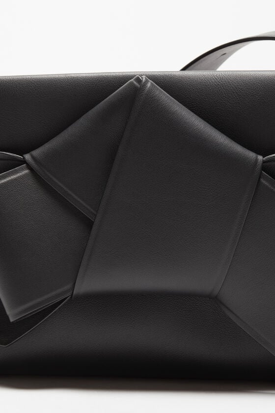 Acne Studios Musubi Schultertasche Im Verkauf