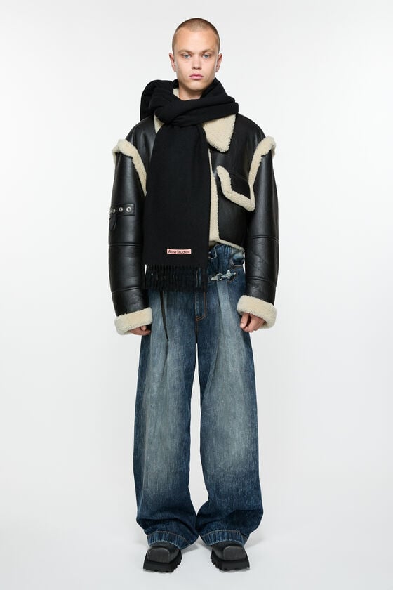 Acne Studios Schmaler Fransen-Schal aus Kaschmir 50% Rabatt für begrenzte Zeit