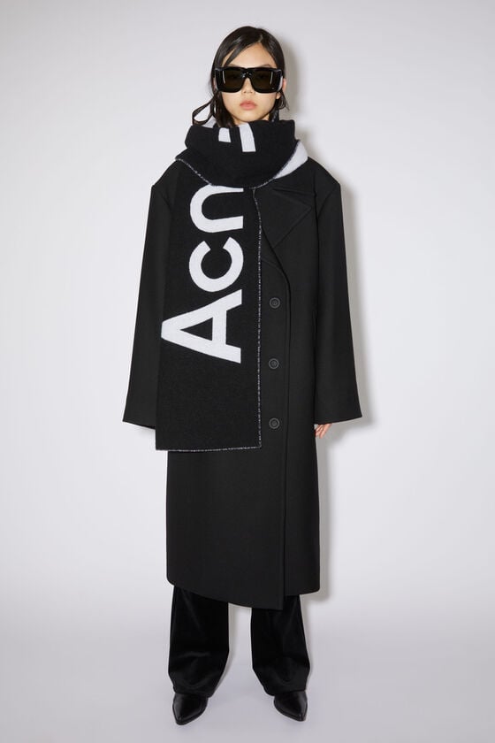 Acne Studios Schal mit Logo-Jacquardmuster 2025